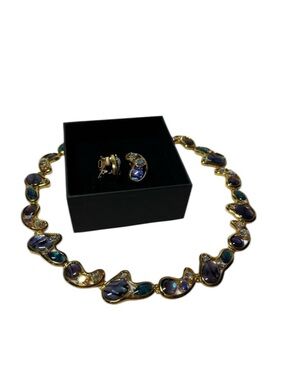 Vintage Butler necklace & clip on earrings. Gold tone. purple & blue. Gorgeous!